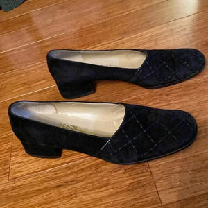 Salvatore Ferragamo women’s shoes - size 8.5-black - low heel-round toe -suede